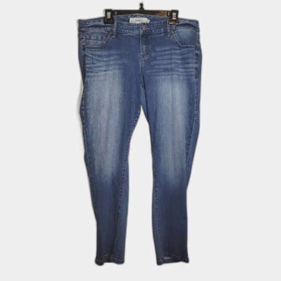 Torrid Stretch Boyfriend Jeans 18 - Picture 1 of 10